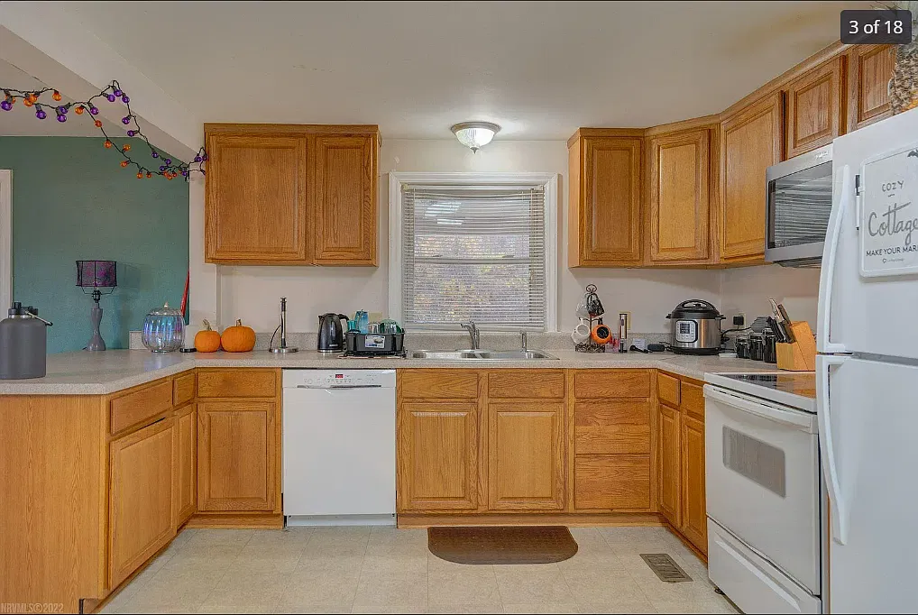 4 bed, 1824 sqft, $3,400 — Photo 3