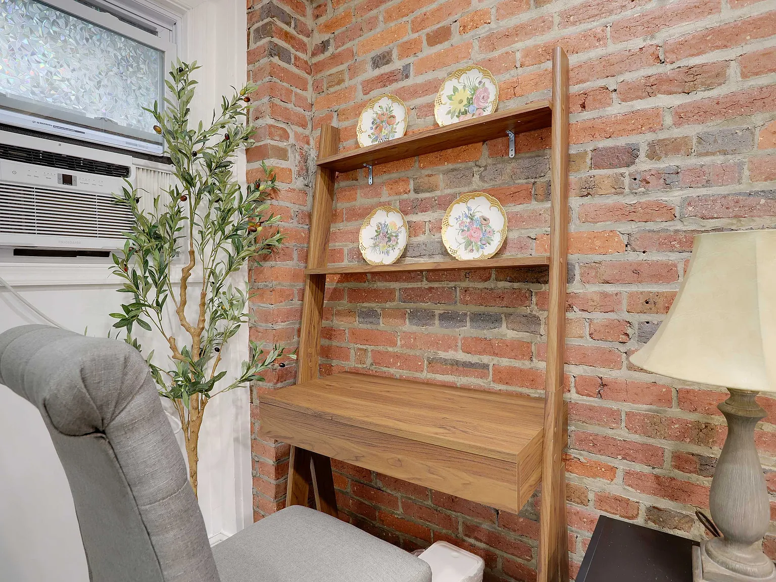 Studio, 800 sqft, $2,010 — Photo 2