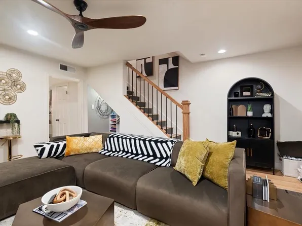 5217 Arboles Dr APT E, Houston, TX 77035