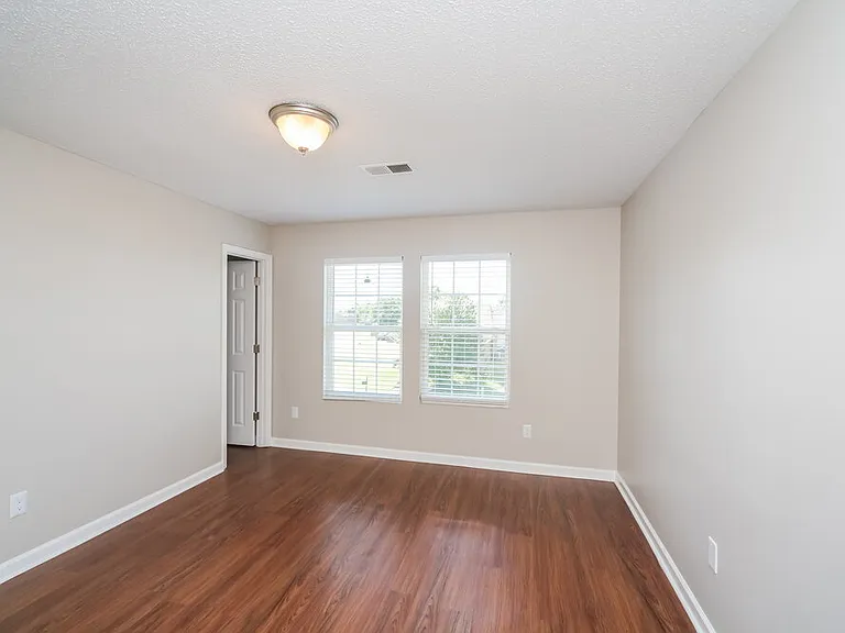 10108 Nolton Cir — Photo 14
