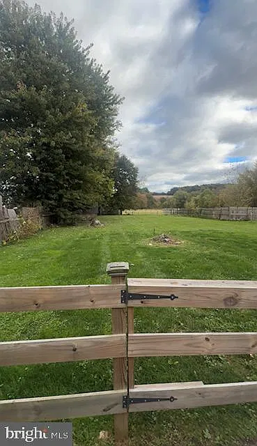 4 bed, 2.0 bath, 1248 sqft, $2,300 — Photo 4