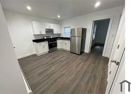 23 Jones Pl #1