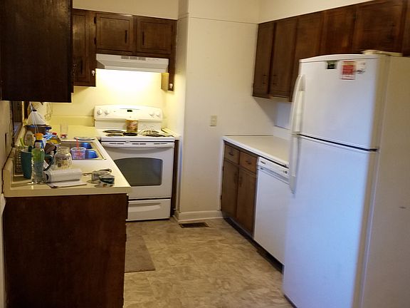 dining area into kitchen