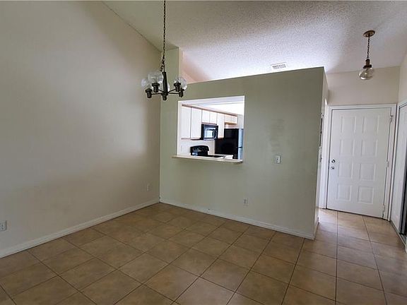 5th image of 1181 Lucaya Cir