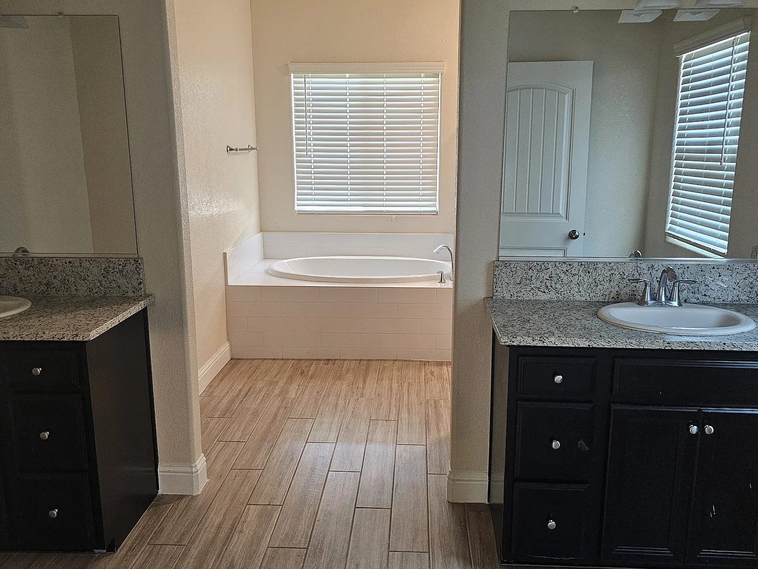 2426 Quesada Dr — Photo 3