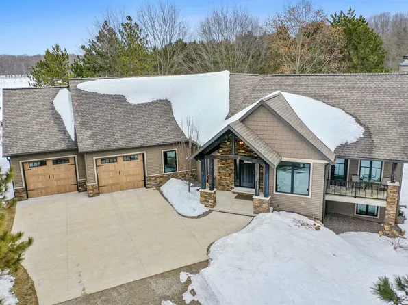 4216 Elm Lawn Rd, Oconto Falls, WI 54154