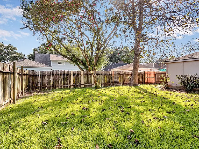 2710 Green Fields Dr — Photo 27