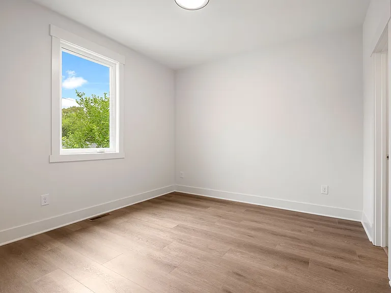 1015 Grant St — Photo 15