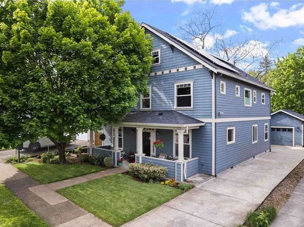 7825 SE Main St, Portland, OR 97215