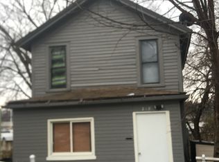 218 Michigan St, Elgin, IL 60120