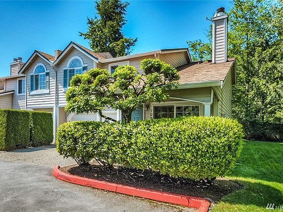 As an end unit this home has extra area on the side to use for recreation or throwing the ball with the dog!