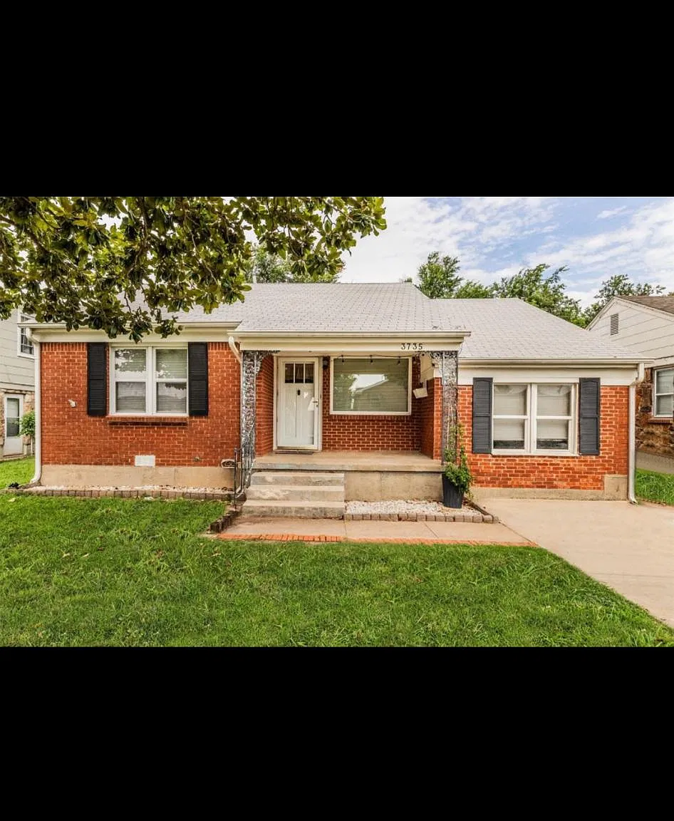 3 bed, 1045 sqft, $1,150 — Photo 1