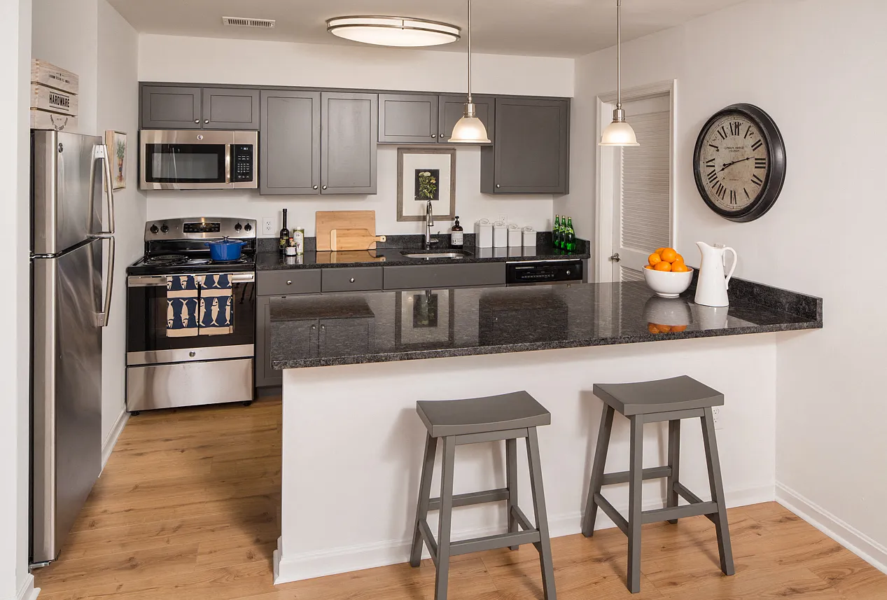 Westridge Gardens Luxury Rental Apartments — Photo 1