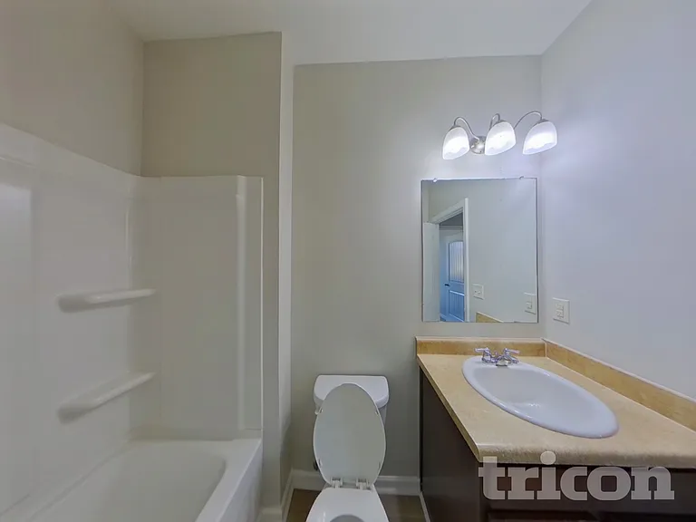 438 Lake Ridge Ln — Photo 12