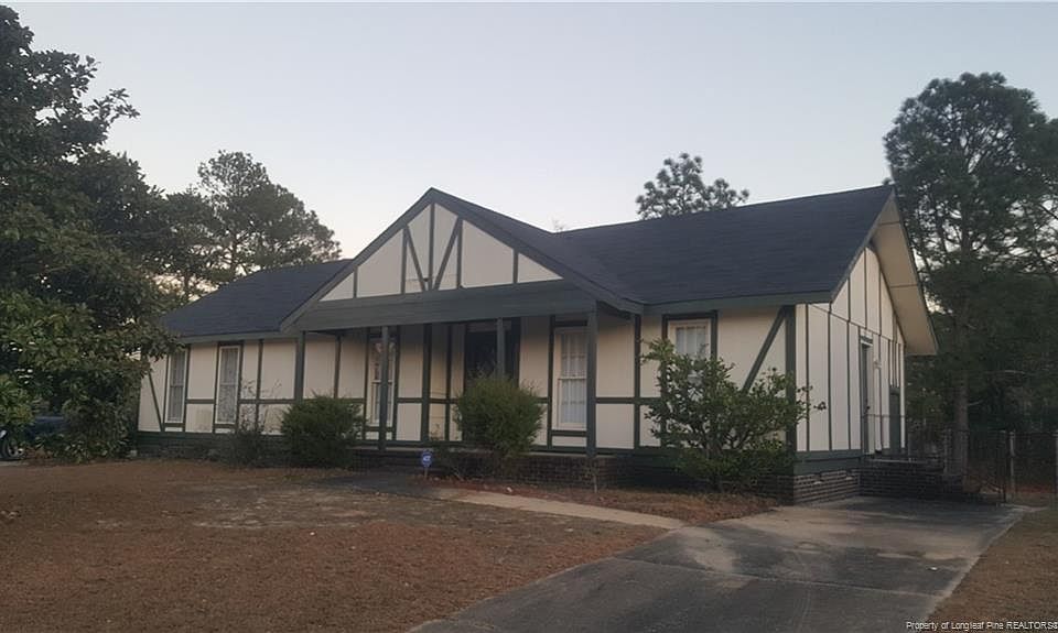 1st image of 2911 Peacock St