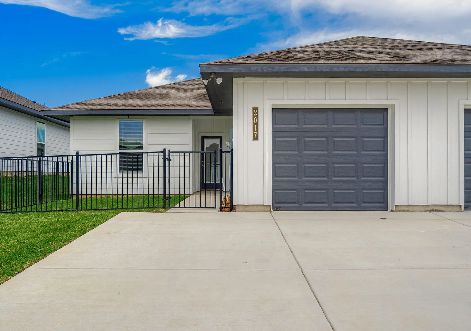 2027 Vintage Farms Way — Photo 2