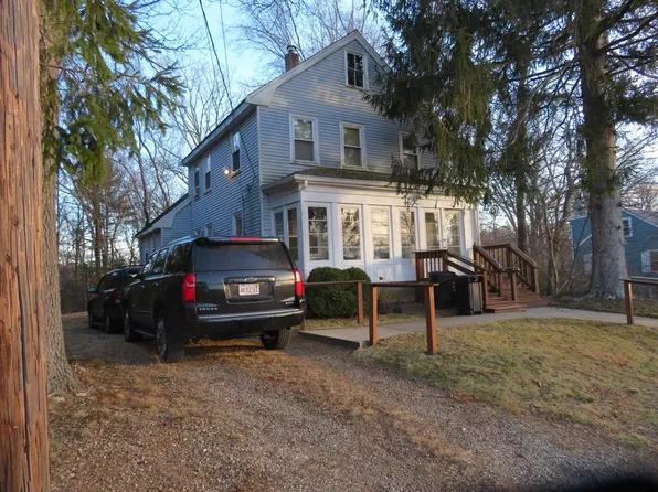 65 Station St, Stoughton, MA 02072