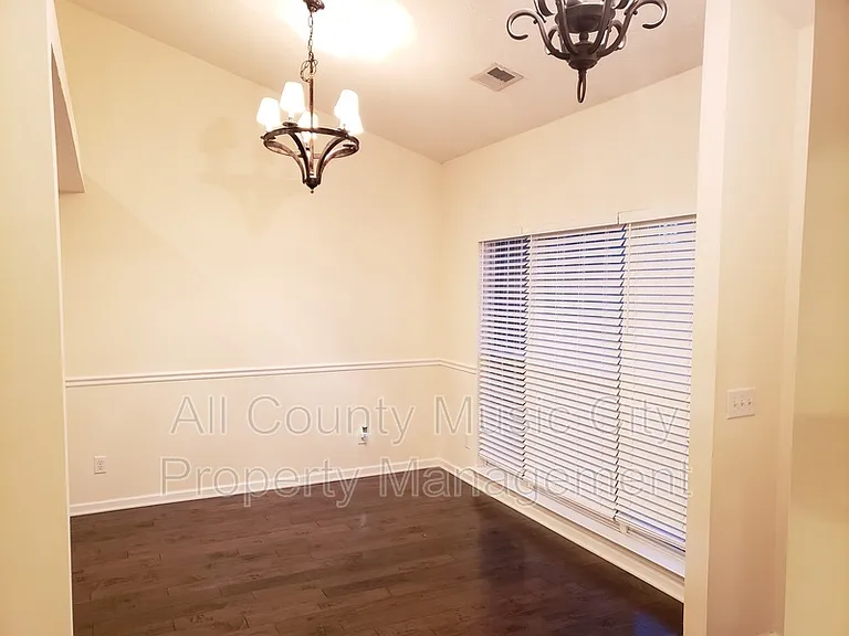 905 Weatherside Ct — Photo 3