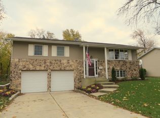 309 N Williams Dr, Palatine, IL 60074
