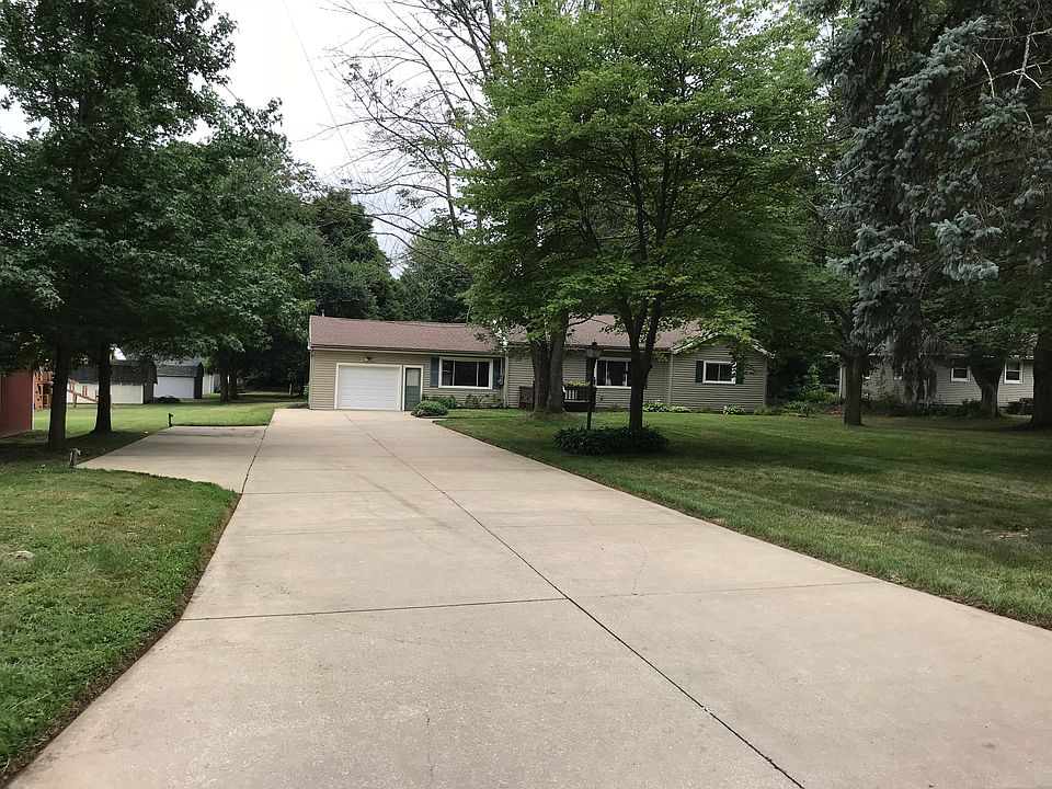 1st image of 1074 Morningview Dr