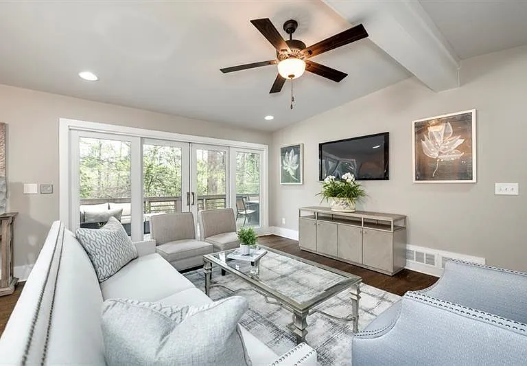 1921 Walthall Dr NW — Photo 12