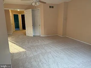 922 Glackens Ln — Photo 14