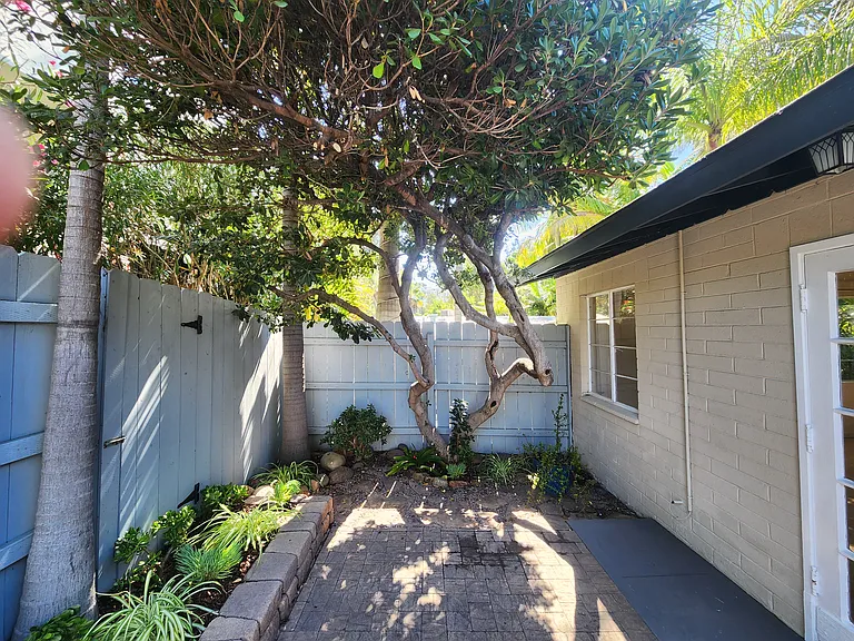 3661 Richmond St — Photo 18