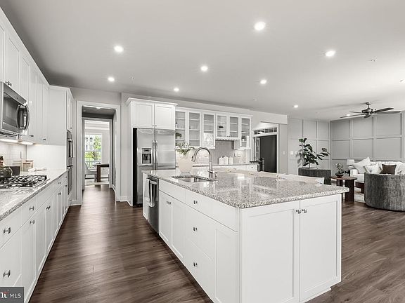 3rd image of 6207 Islington St