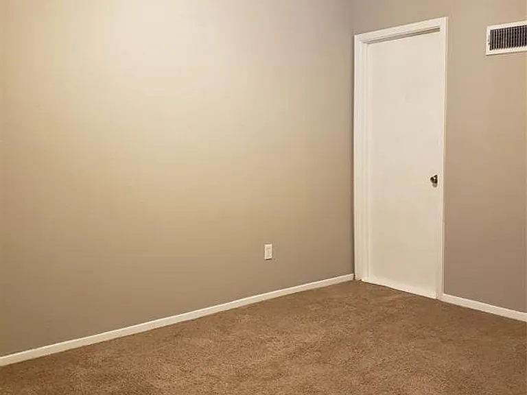 17010 Pastoria Dr — Photo 16