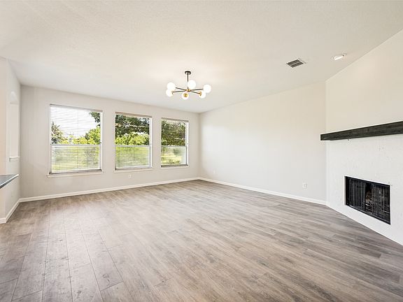 4th image of 5205 Bay View Dr