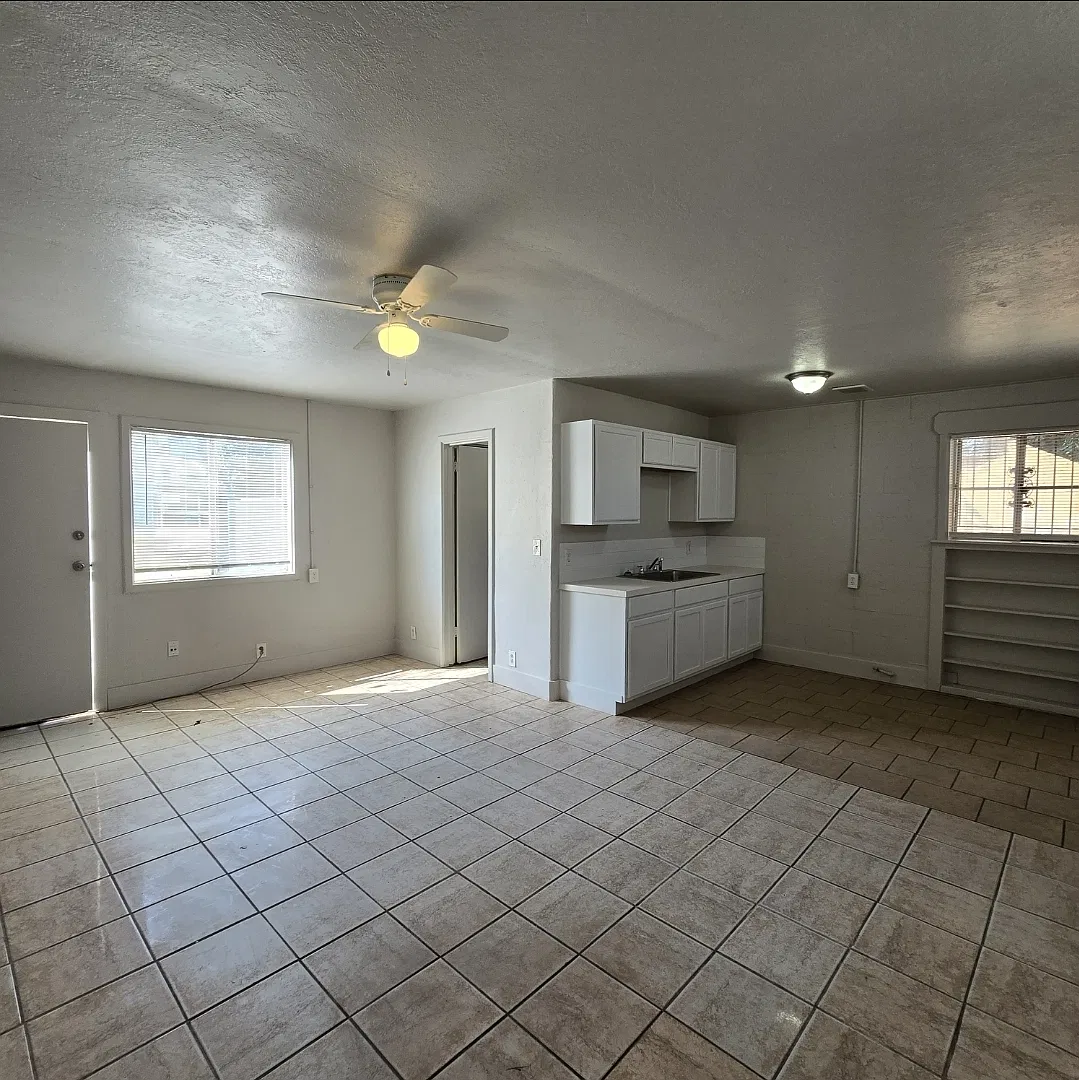 2 bed, $995 — Photo 4