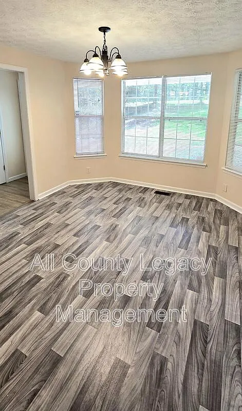 3 bed, 2.0 bath, 1532 sqft, $1,875 — Photo 3