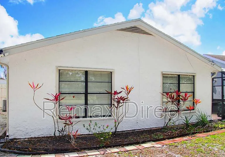 4567 Brook Dr — Photo 5