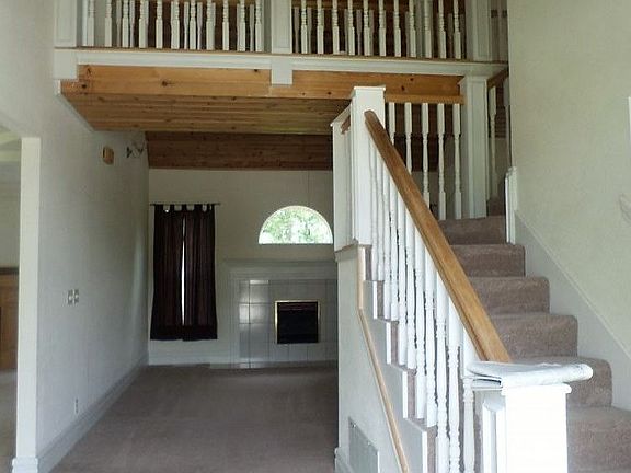 2nd image of 101 Vaughan Ct