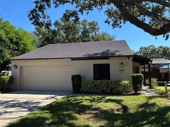 3918 Glen Oaks Manor Dr, Sarasota, FL 34232