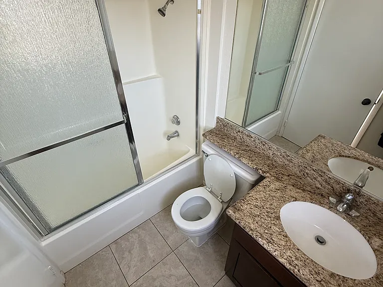 1357 Armadale Ave — Photo 10