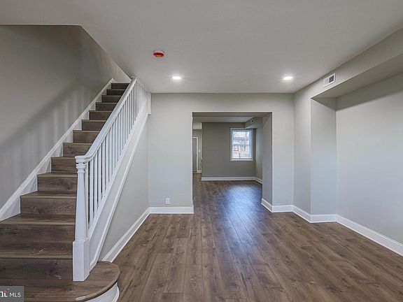 5th image of 4833 Reisterstown Rd