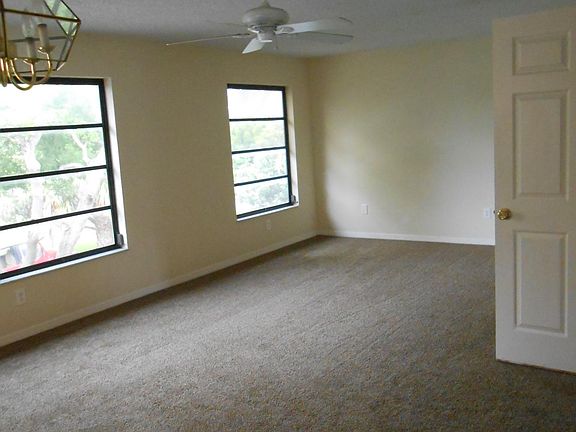 2nd image of 2031 McMullen Ave