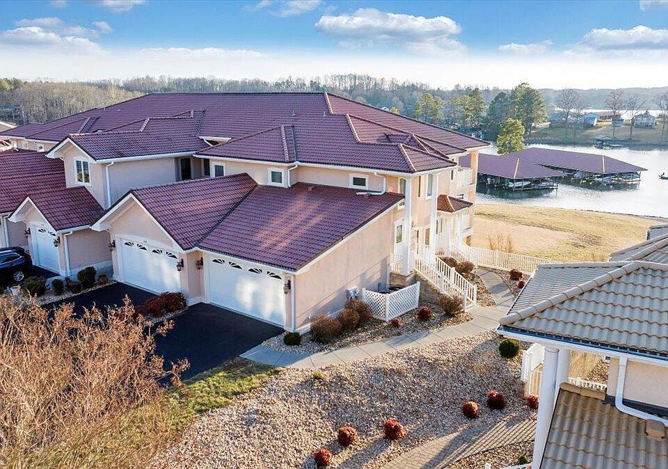 1st image of 1064 La Casa Ct