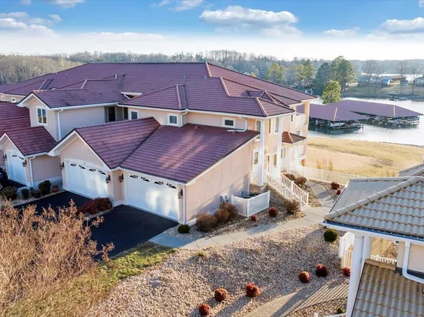 1064 La Casa Ct, Moneta, VA 24121