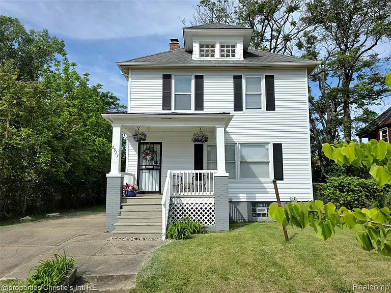 2927 Seyburn St — Photo 2