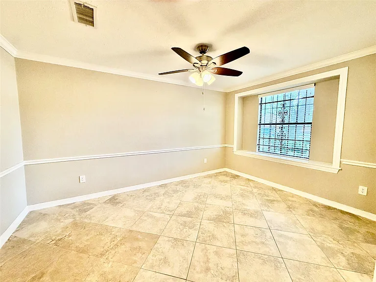 5838 Ludington Dr — Photo 3