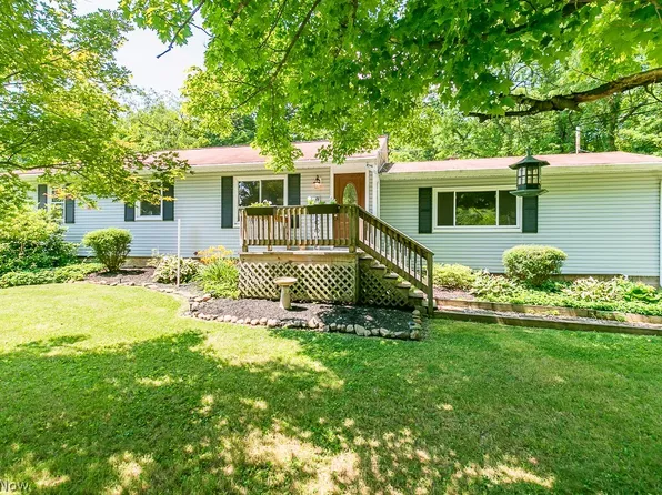 10850 Heath Rd, Kirtland, OH 44094