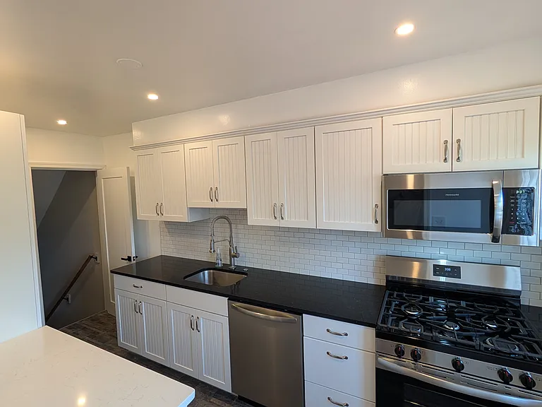 214 Stevenson Ln — Photo 6