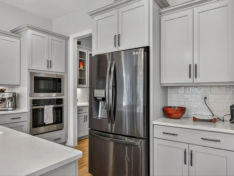 210 Lookout Rdg — Photo 15