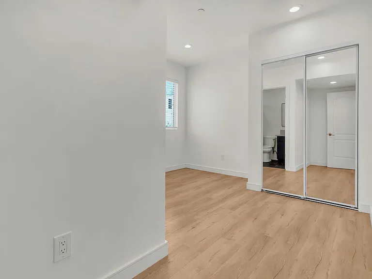 1846 S Curson Ave — Photo 26