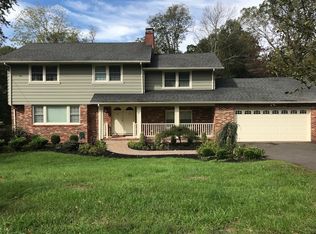 27 Crestwood Dr, Bridgewater, NJ 08807