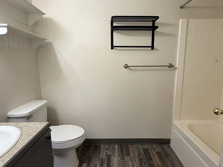 Midland 4-Plex 141 — Photo 22