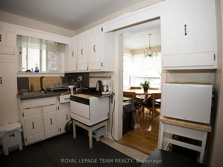 1339 Kilborn Ave — Photo 18