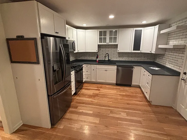 1810 Chatham Dr — Photo 2